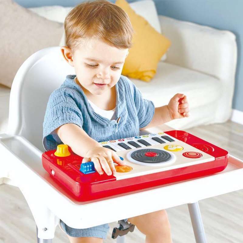 STUDIO DJ HAPE DI MIXAGGIO E GIRADISCHI